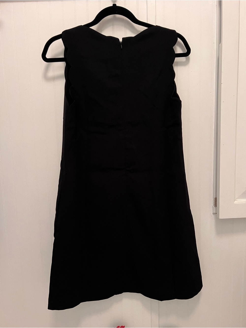Foxiedox Black V-Neck Sleeveless Sheath Cocktail Scalloped Dress pockets M NWT - Picture 8 of 10